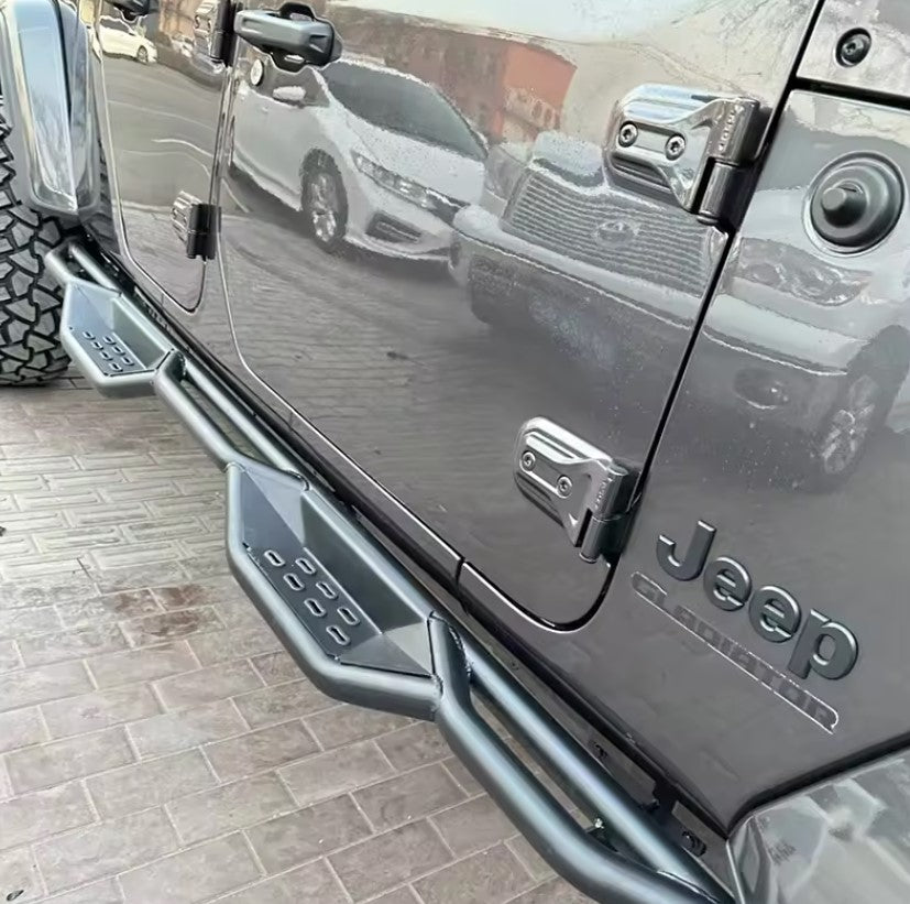 RoamGear Steps – Textured Black, Cab Length (2020–2022 Jeep Gladiator JT 4-Door)